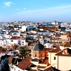 Ang best available hotels & places para mag-stay malapit sa ...