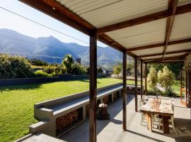 A Hilltop Country Retreat