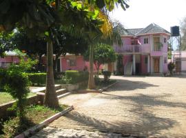 R & R Gardens