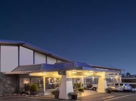 Howard Johnson by Wyndham Nanaimo Harbourside