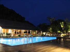 Koh Ngai Paradise Beach