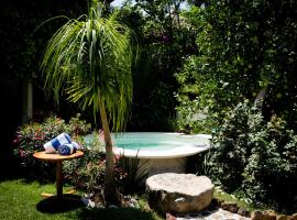 Paradise Hotel Boutique & Lounge