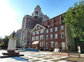 The 6 Best Hotels Near Adventure Aquarium Philadelphia Usa Featured Hotels Near Adventure Aquarium Show Map Thomas Bond House