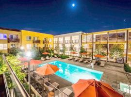 The 6 Best Hotels Near Loyola Marymount University Playa Vista Usa Featured Hotels Near Loyola Marymount University Show Map California Suites