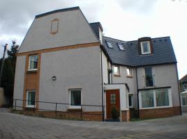The 10 Best Hotels Near Edinburgh Airport Edi Booking Featherhall Garden Court Apartments