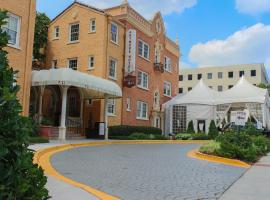 The 6 Best Hotels Near Zoo Atlanta Usa Booking Artmore Hotel
