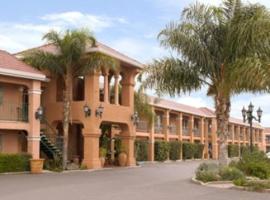 Merced Inn & Suites