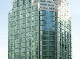 Rosedale on Robson Suite Hotel