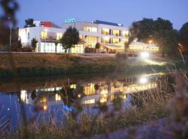 Hotel River