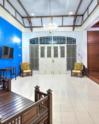 Riverside Hostel Padang