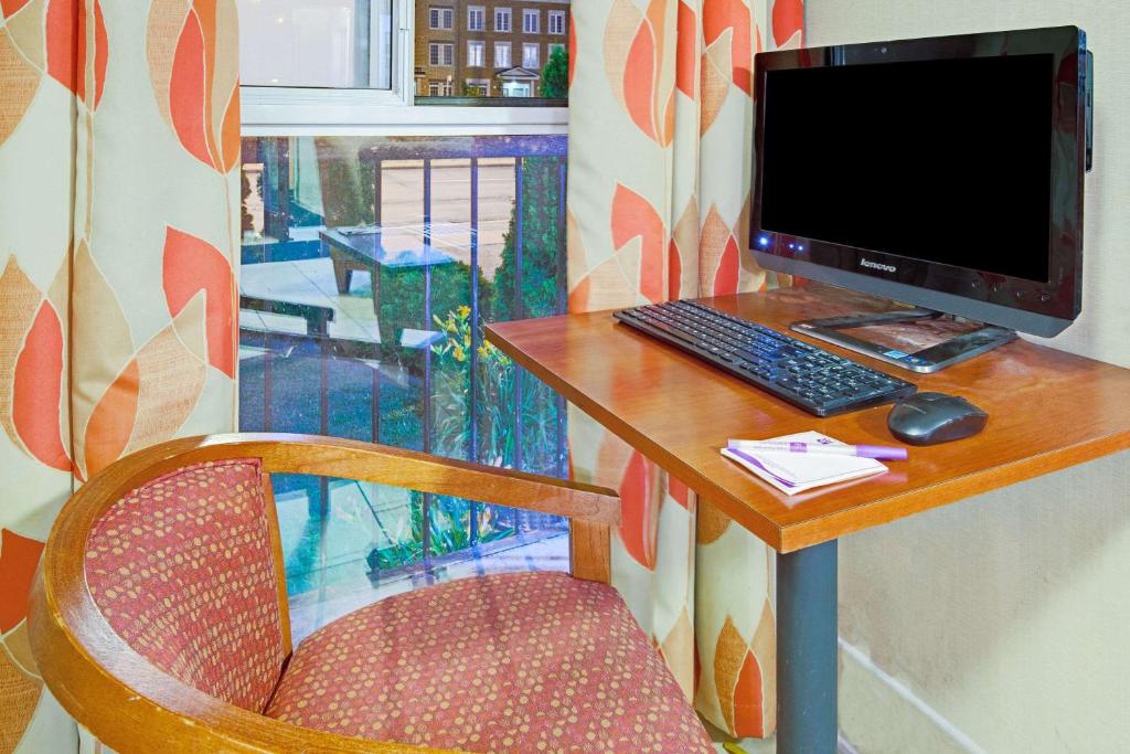 Gallery image of this property