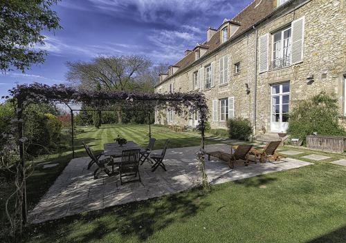 The 10 Best Hotels With Parking In Senlis France Booking Chambres D Hôtes De Pval
