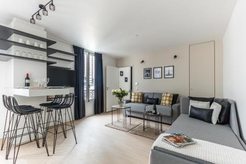 The 10 Best Apartments In Paris France Booking Résidence Palais Étoile