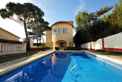 House with Pool and Sea Views, Alella – Precios actualizados ...