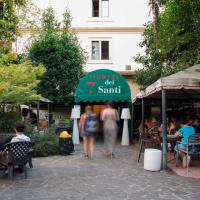 Hostel 7 Santi
