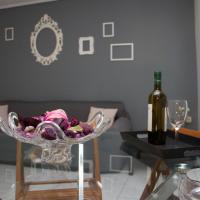 Charming Varkiza Beach Apt. In Athens Suburbs