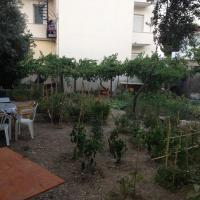 House with garden in Daskalopetra, Vrontados