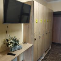 Mr. HOSTEL
