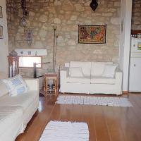 Cozy cottage with shared pool at Marchello Beach