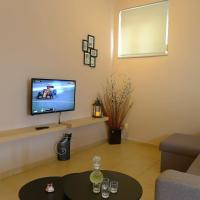 Maria & Manos Guest House near the beach