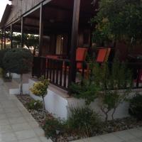 Manos House