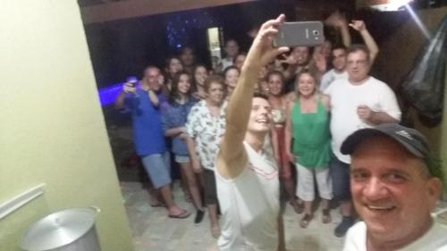 Amigos, filhos, primos, cunhados.