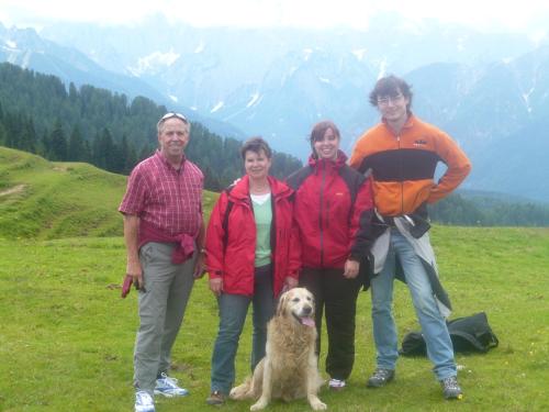 Familie Mitsche mit Hund Nico