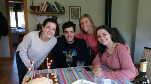 L'Ernest,l'Aina i la Júlia