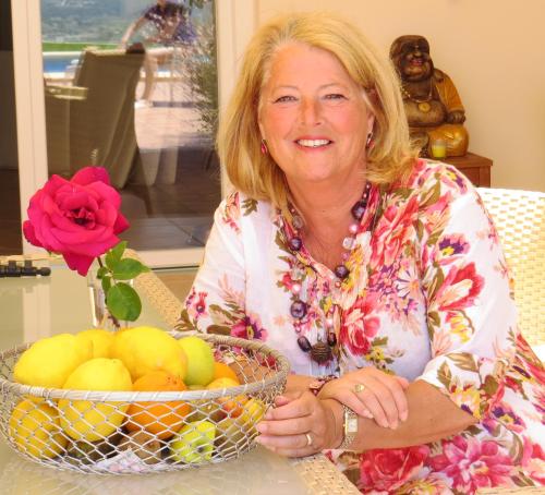 Karin Lotz, Manager
