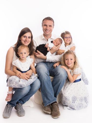 Sabrina, Roland, Emily, Valerie, Liana und Elon Larch