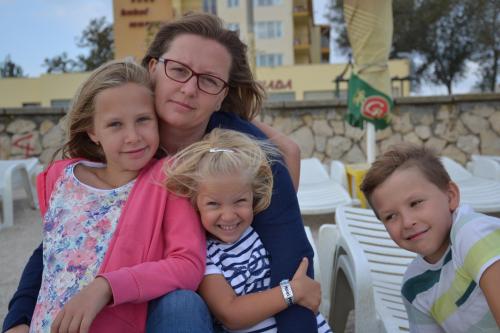 Micky&Alexia, Radu, Eva