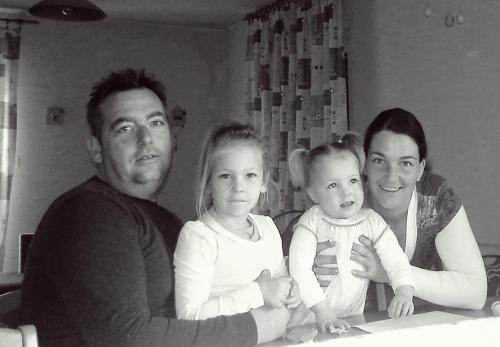 KLAVDIJ KERIN, BARBARA KERIN, LARA IN SARA KERIN