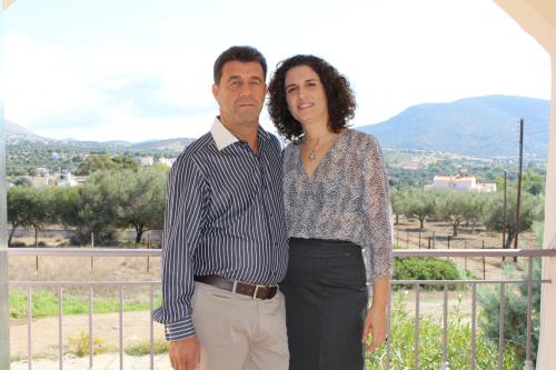 ANNA & STAVROS