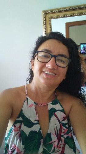Simone Linhares.