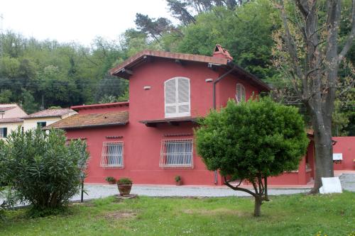 vista della residenza dal giardino privato