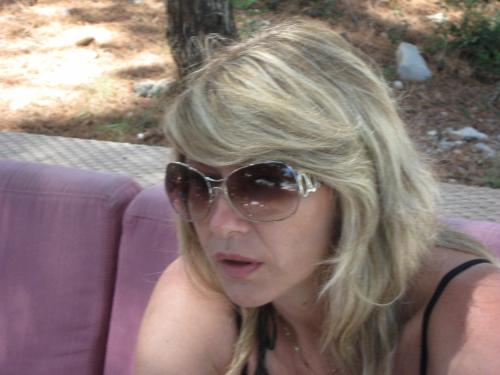 Sandra/owner and manager