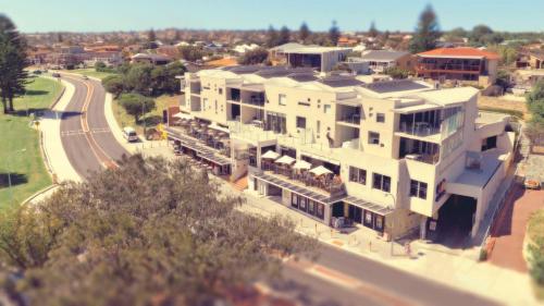Mullaloo Beach Hotel